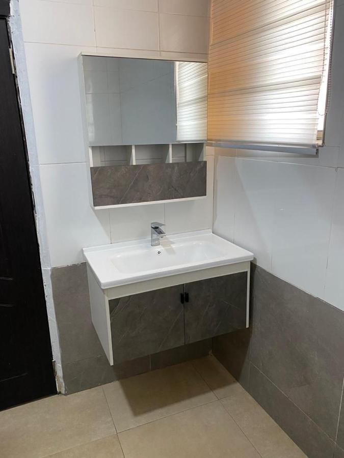 Milton Avenue Suites Акра Екстериор снимка