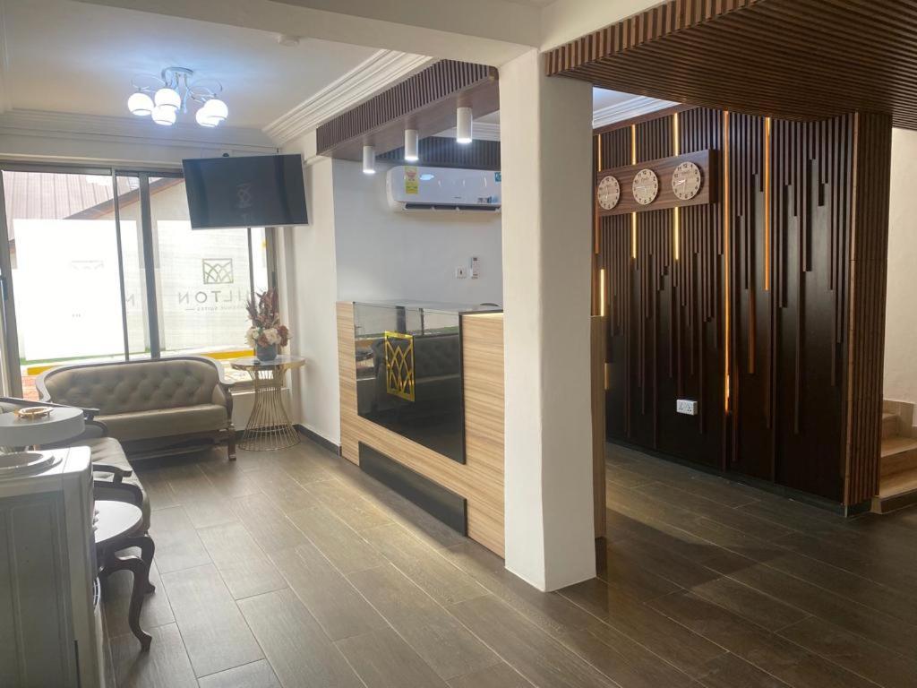Milton Avenue Suites Акра Екстериор снимка