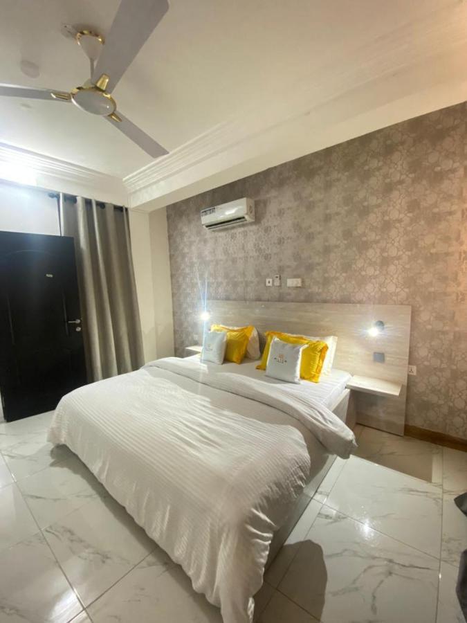 Milton Avenue Suites Акра Екстериор снимка